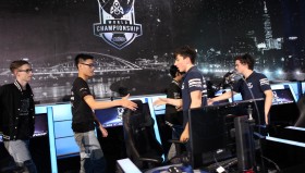 GEN力克HLE锁定LCK一号种子，Chovy中野联动成制胜关键